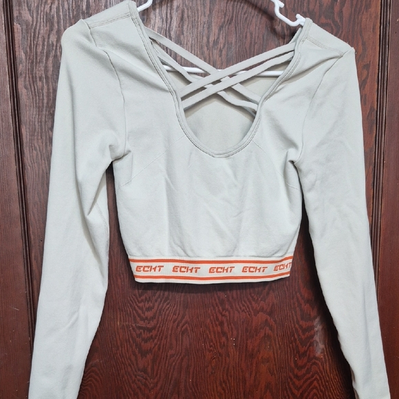 ECHT Women's Light Gray Long Sleeve Crop Top with Orange Band - Picture 4 of 4